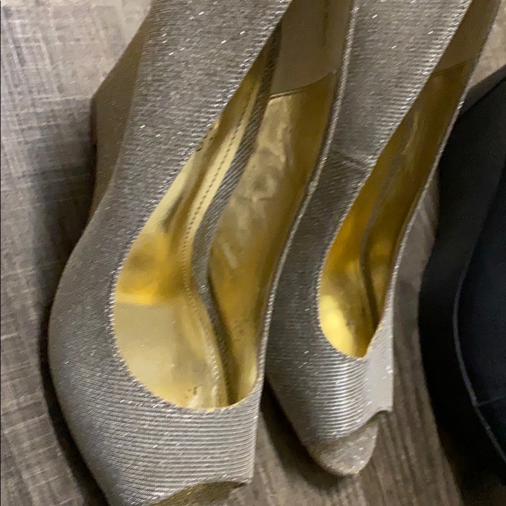 Shoes - Picture 6 of 8